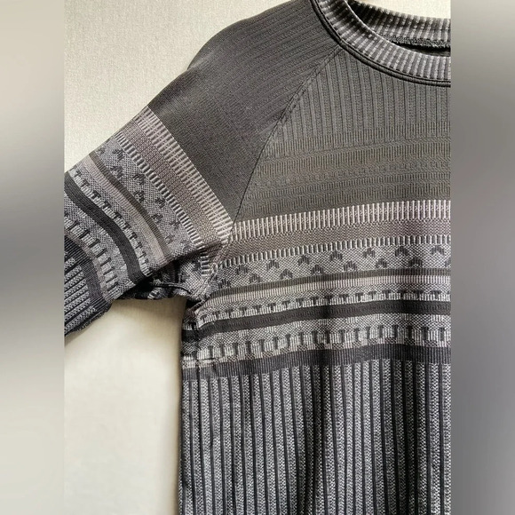 Lululemon Athletica  Rest Less Pullover Thermal Sweater Sz S - Picture 6 of 9